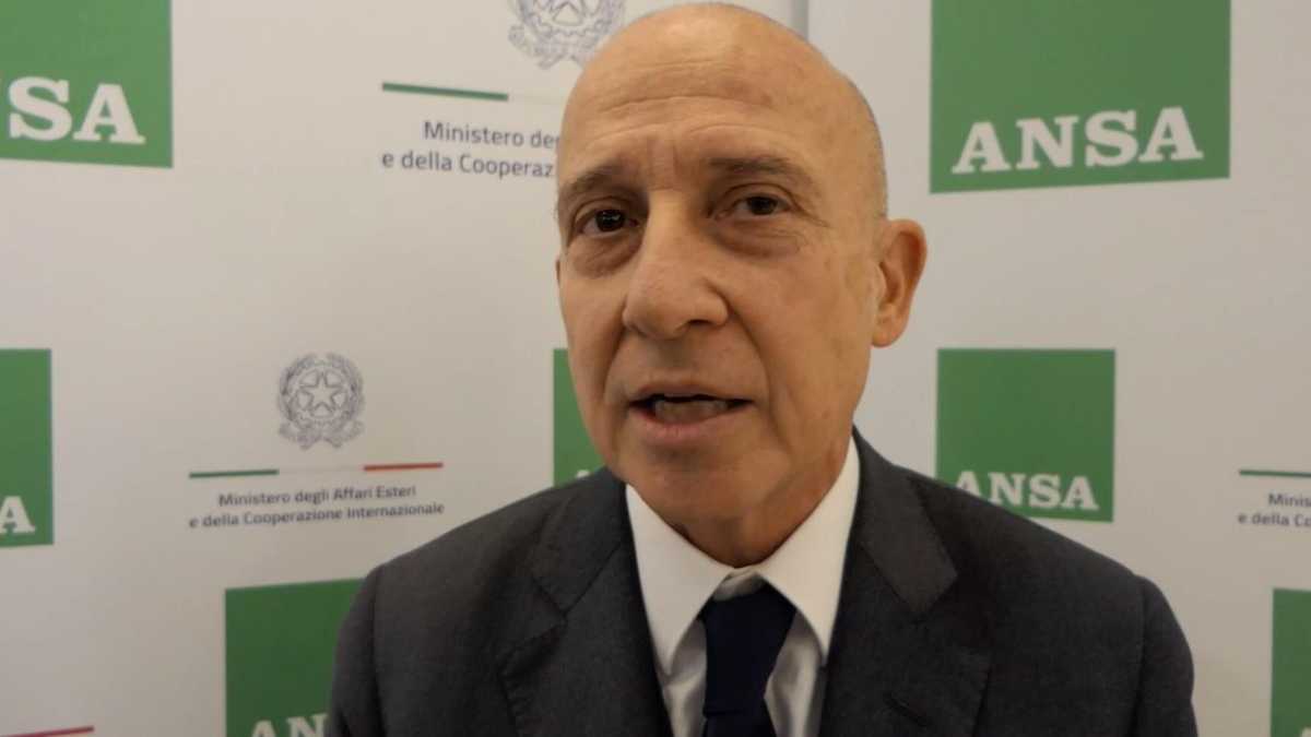 Immagine di L'ambasciatore Starace all'assalto della manovra: alzate l'età pensionabile dei diplomatici