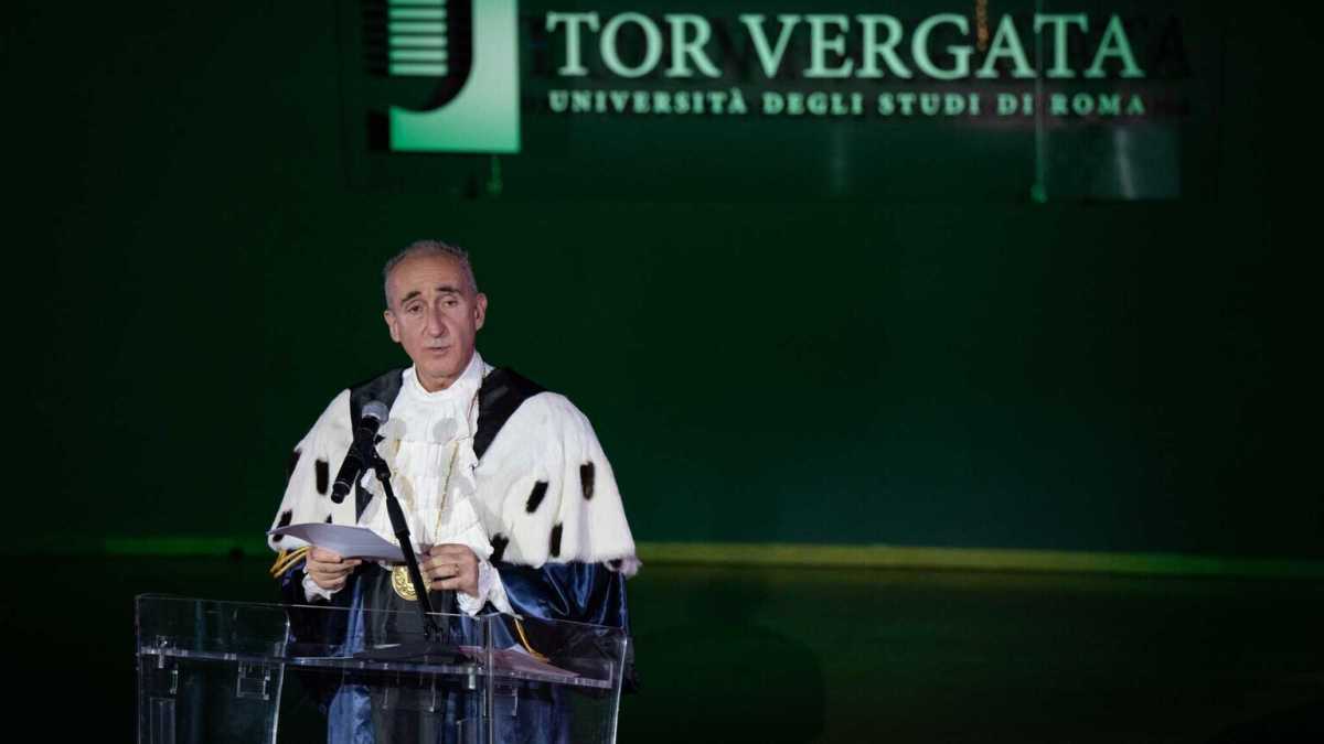 Immagine di Stalinisti universitari. Il Fronte della gioventù comunista denuncia il "nazismo ucraino"