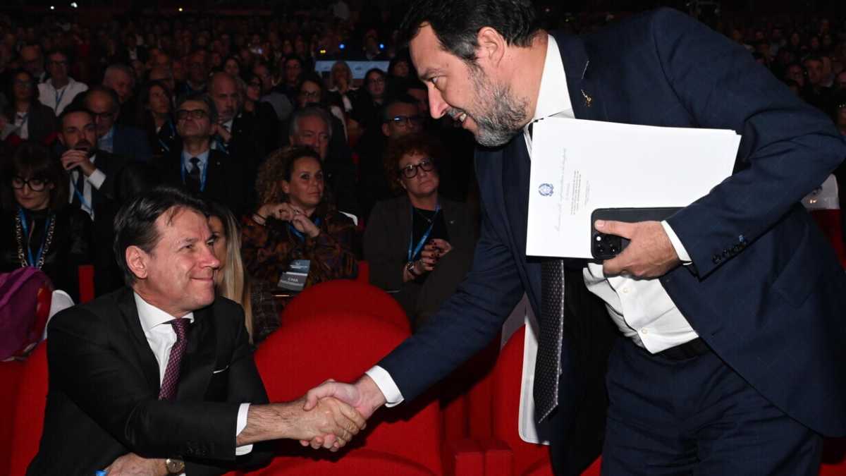 Immagine di Lega, Pd e M5s si alleano per truffare gli elettori sul mercato elettrico