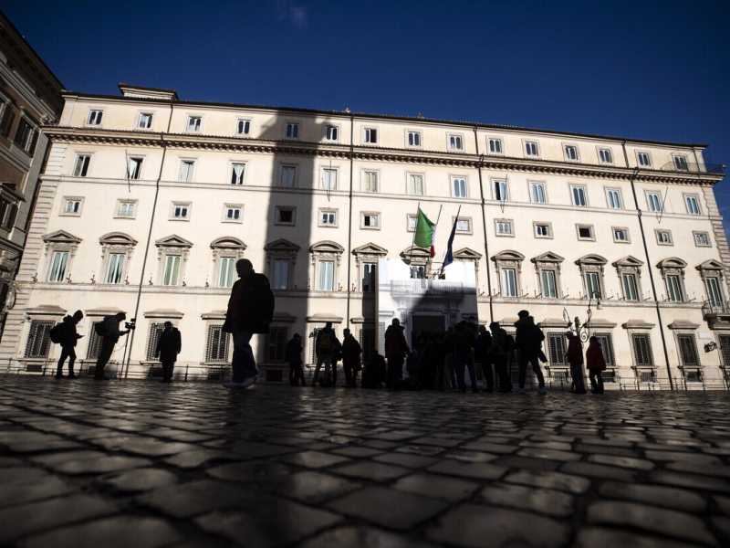 Governo-sindacati: accordo di massima sulle pensioni. Ma Landini: "Lo sciopero è confermato"