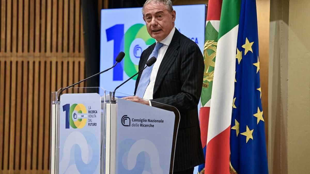 Immagine di Il ministro Urso alla Camera: "Sì al salvataggio di Holostem"