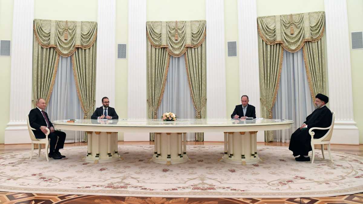 Immagine di Jet russi a Teheran. Putin restituisce il favore alla Repubblica islamica mentre Israele è in guerra