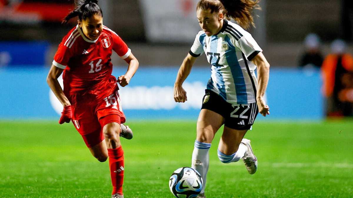 Immagine di La banalità del calcio femminile spiegata con una poesia