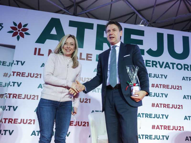 Ad Atreju scoppia il caso Conte: FdI in imbarazzo per tenerlo lontano dalla festa