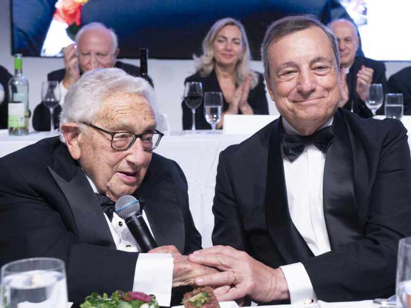 L'amicizia di Kissinger con Mario Draghi e l'incontro con Meloni