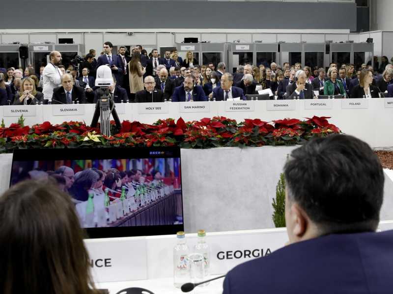 Lavrov usa la riunione dell'Osce per attaccare l’occidente, ancora