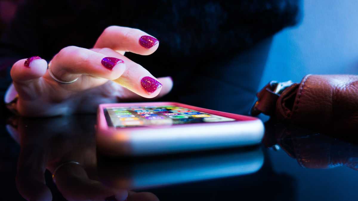 Immagine di Niente più WhatsApp né Signal per i funzionari a Parigi: motivi di sicurezza