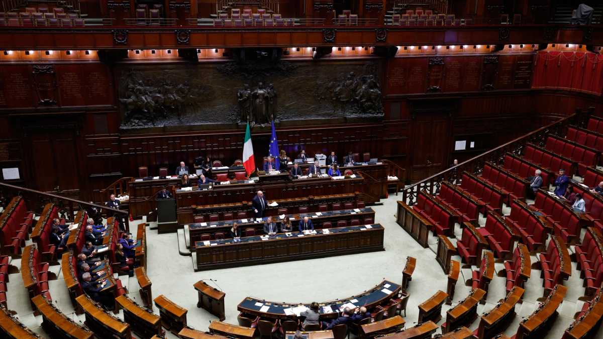 Immagine di La solitudine di Crosetto in Aula è come quella della riforma della giustizia