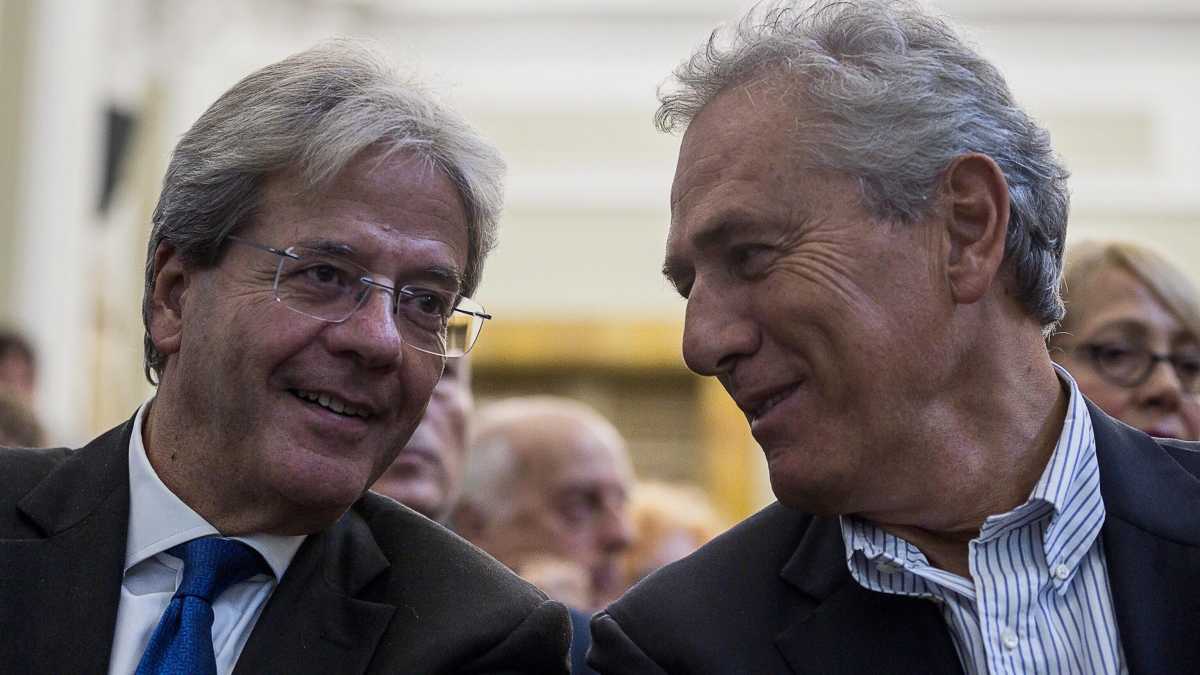 Immagine di Rutelli e la rimpatriata al Campidoglio. Tutti guardano a Gentiloni