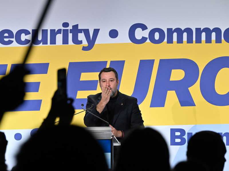 Matteo Salvini alla manifestazione di Firenze di sabato (foto Ansa)