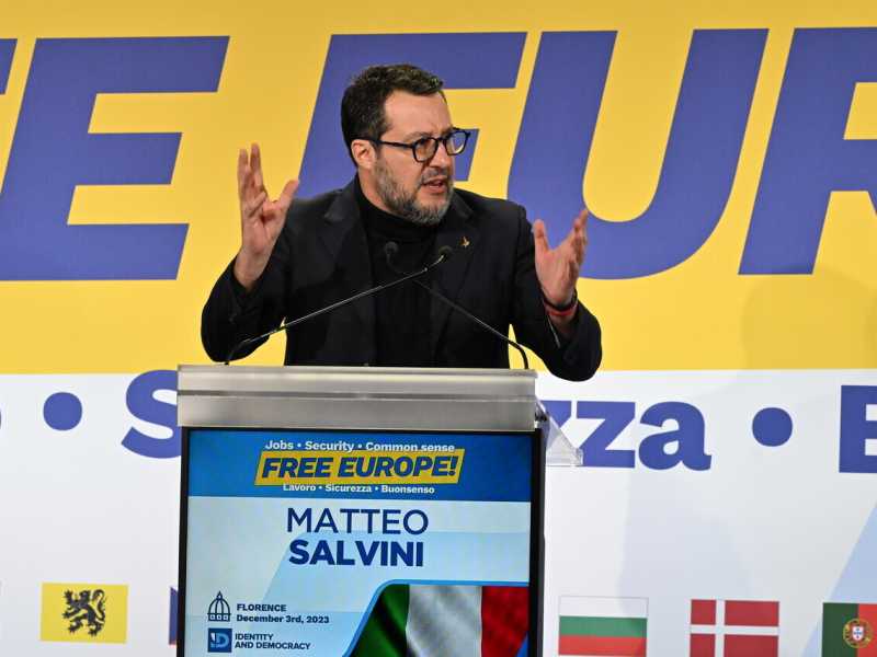 La politica muove il mondo e il mondo muove la politica. Salvini l’opportunista non l’ha capito