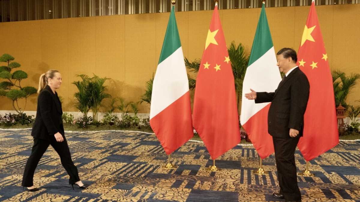 Immagine di Meloni esce dalla Via della Seta e lascia i rapporti con Pechino all’Ue