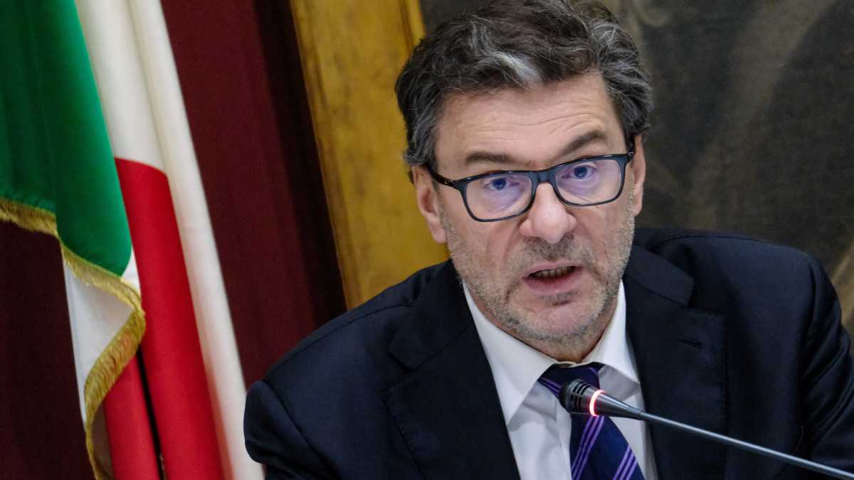 Immagine di Giorgetti si blinda dalla Lega: "Sul Mes deve decidere il Parlamento"