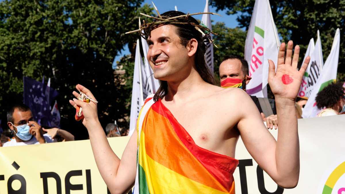 Immagine di Ci mancava solo la Bibbia secondo cui Gesù renderà queer il mondo