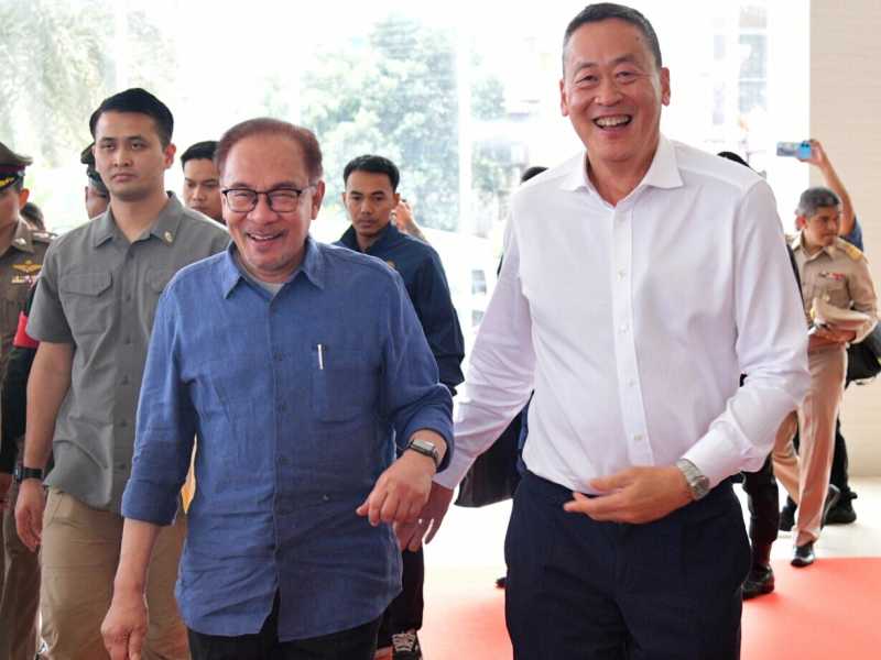  <span style="color: rgb(46, 45, 45); font-family: Arial, Helvetica, sans-serif;">Anwar Ibrahim </span>e Srettha Thavisin, i presidenti di Malesia e Thailandia - foto Ansa