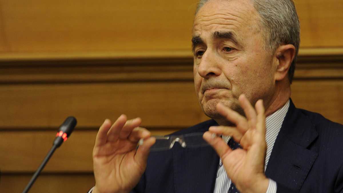 Immagine di "Schlein e Conte? Scelgano il nuovo federatore della sinistra con le primarie". Parla Arturo Parisi