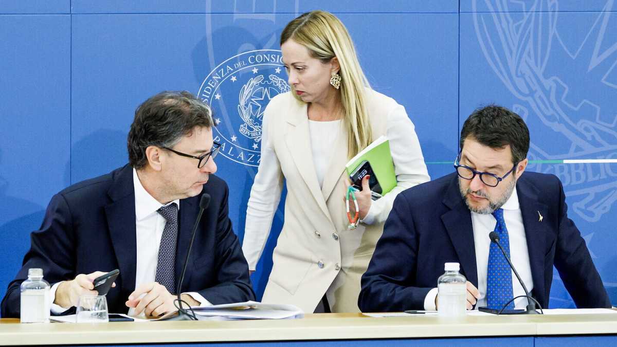 Immagine di Meloni e Salvini tentati dal Mes e dal pacchetto Draghi-Giorgetti in Europa