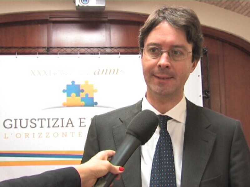 “Il ddl sicurezza? Degno di Mussolini, Orbàn e Franco”. Le sparate del pm Vanorio