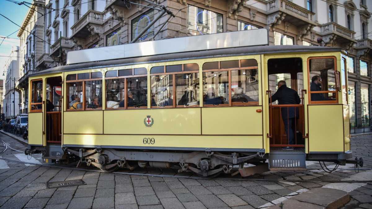 Immagine di La claustrofobica normalità degli scrittori–pendolari italiani viventi