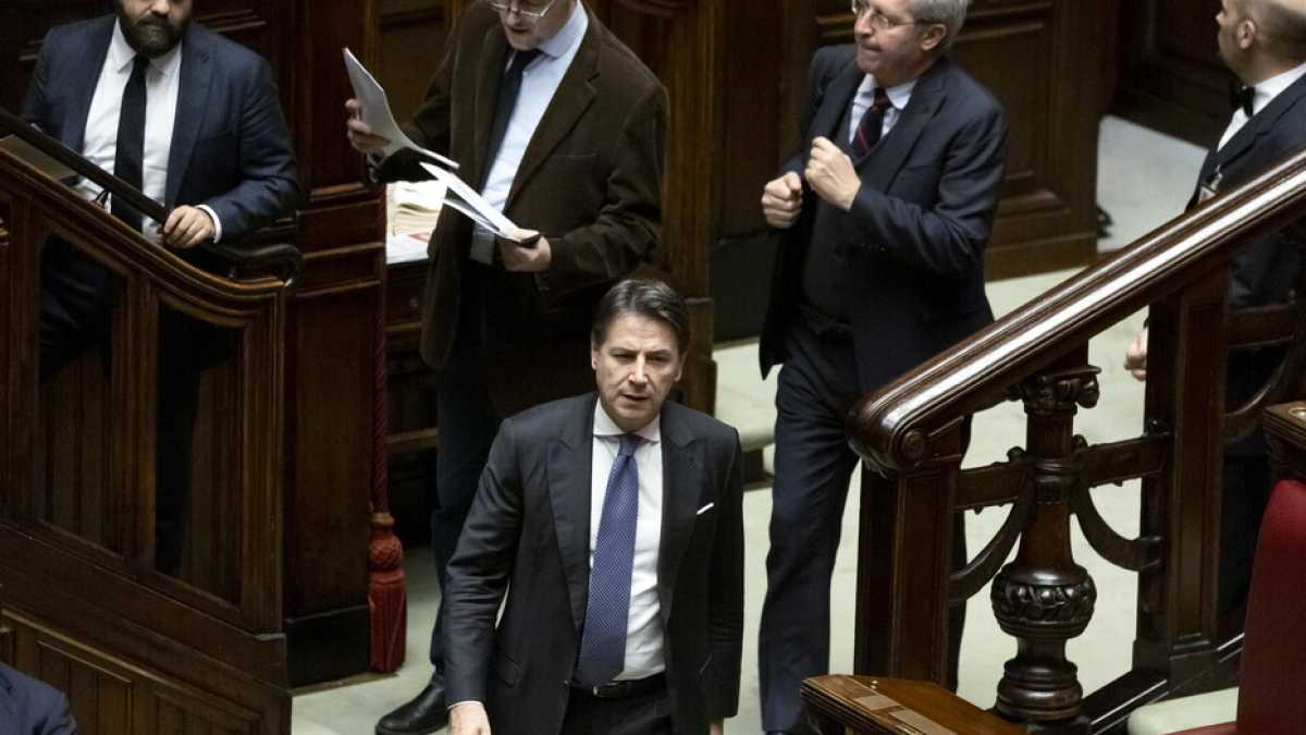 Immagine di Conte: "Il Mes non lo voto, lo farà Meloni con Pd e Renzi. Giorgia cerca Elly, ma trova sempre me"