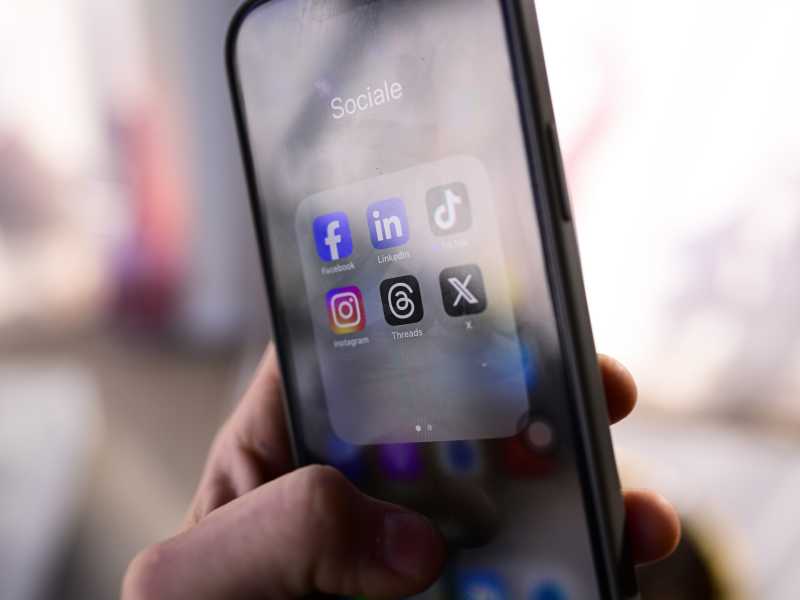 Lo sbarco dei politici su Threads: come un anno fa su TikTok, ma senza il Cav.