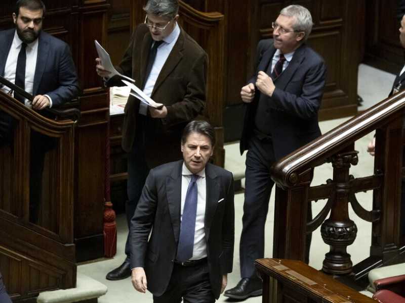 Conte: "Il Mes non lo voto, lo farà Meloni con Pd e Renzi. Giorgia cerca Elly, ma trova sempre me"