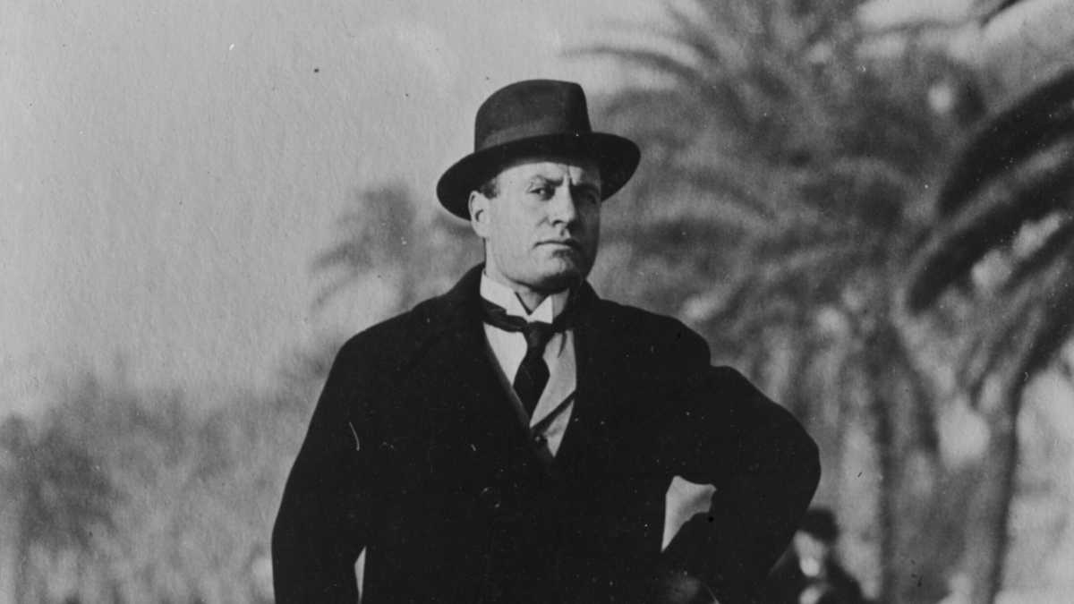 Immagine di A proposito de "La caduta" di Mussolini. Lettera a Ezio Mauro