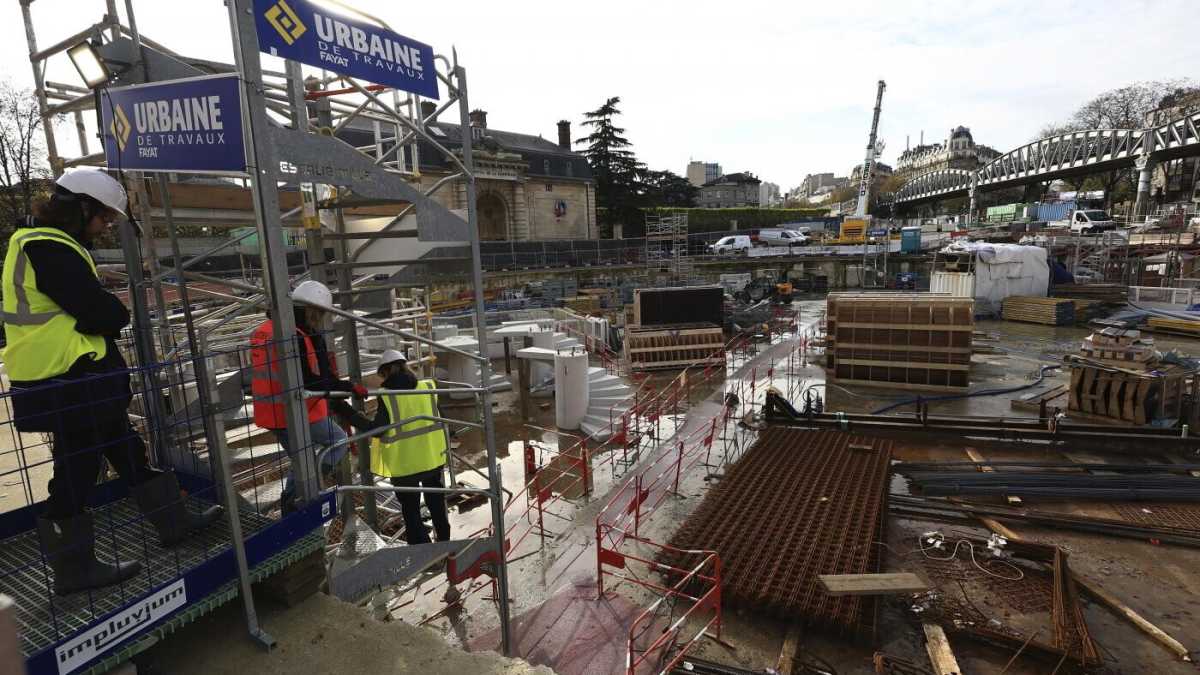 Immagine di Parigi, una capitale di luci e di cantieri