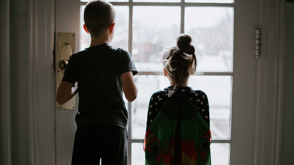 Immagine di L’adolescente e il bambino che in bagno chiedeva “mamma, lo vuoi un cappuccino?”