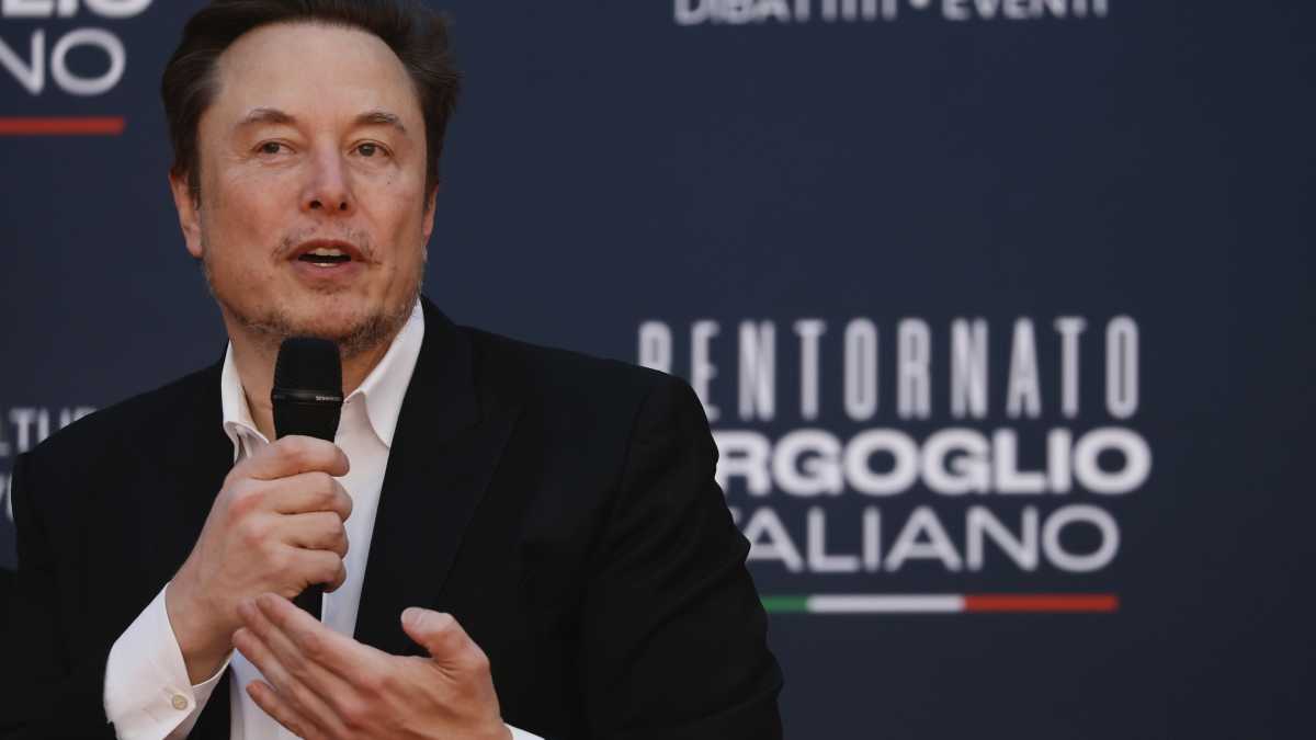 Immagine di Ad Atreju Musk fa il patriota. "Fate figli, non demonizziamo il petrolio, basta politicamente corretto"