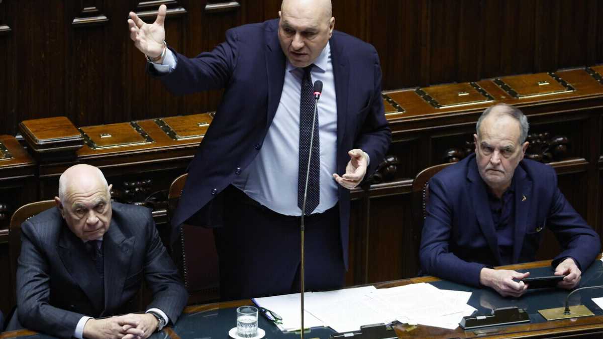 Immagine di Crosetto rilancia: "Preoccupato da alcune tendenze della magistratura"