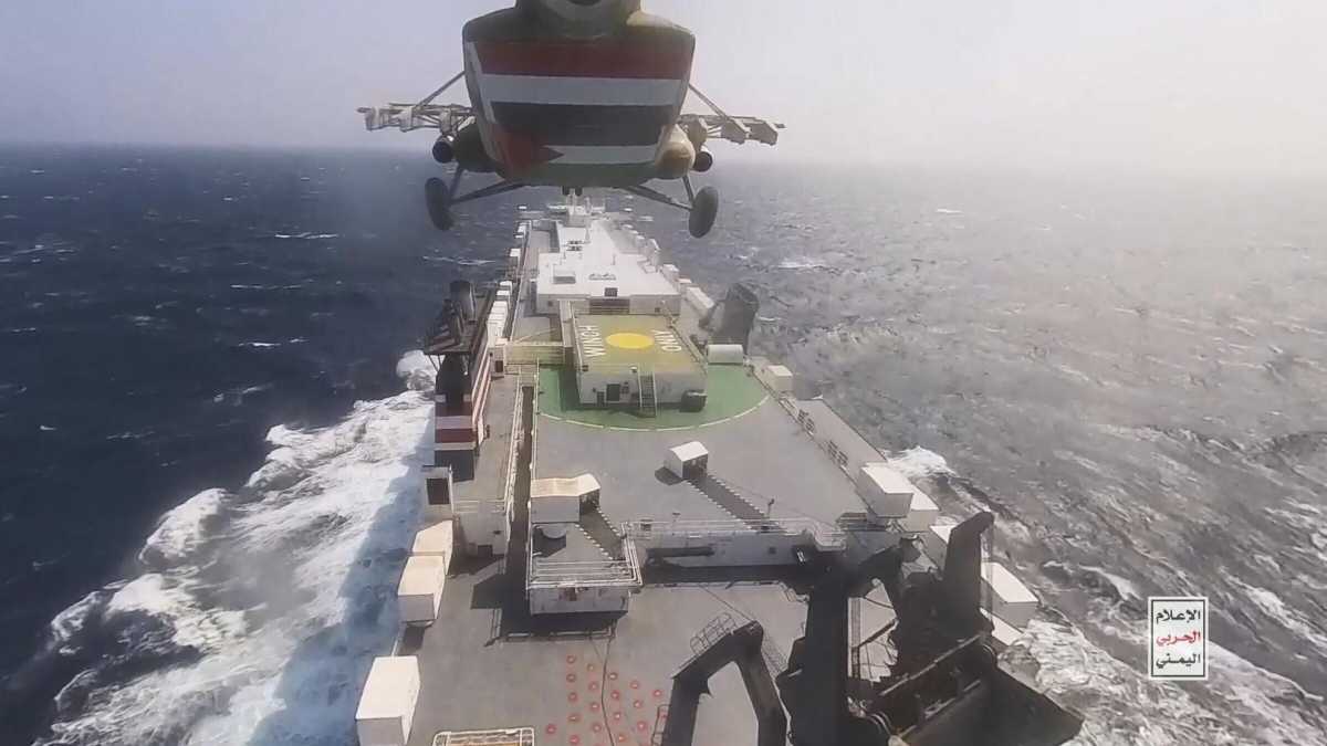 Immagine di Gli attacchi degli Houthi nel Mar Rosso bloccano il transito delle merci. La difesa occidentale si mobilita