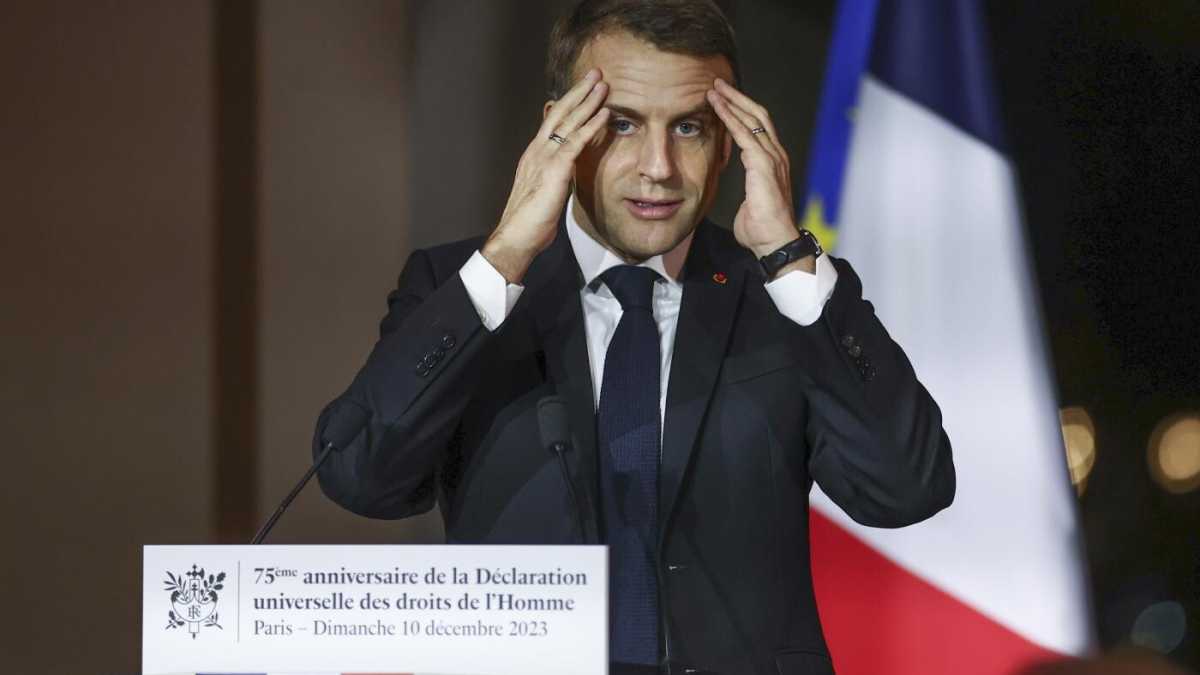 Immagine di La legge sui migranti apre una voragine nella Macronia