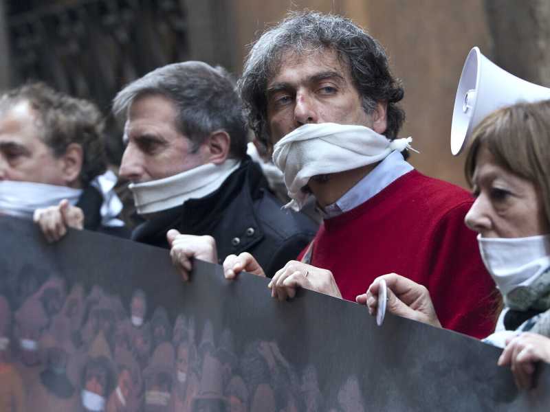 Macché “bavaglio”. Ecco cosa c’è davvero nell’emendamento Costa