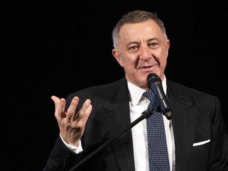 Luca Barbareschi: “Per l’Eliseo non ho chiesto soldi a nessuno”