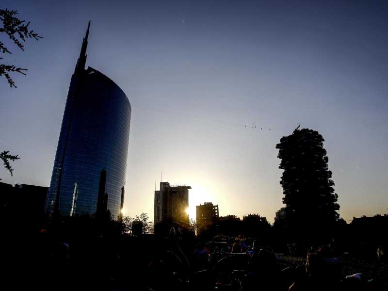 La guerra lampo dei costruttori contro il comune di Milano tra idee e politica