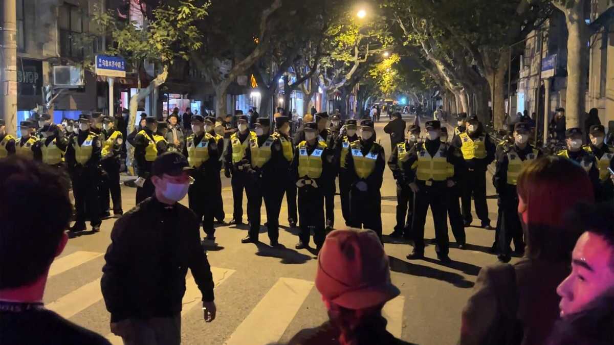 Immagine di La democrazia può vincere. L’inganno dei regimi e la libertà da difendere, ogni giorno