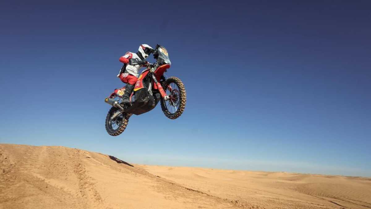 Immagine di Dalle mountain bike alle moto. La scoperta dell'Africa di Marco Aurelio Fontana