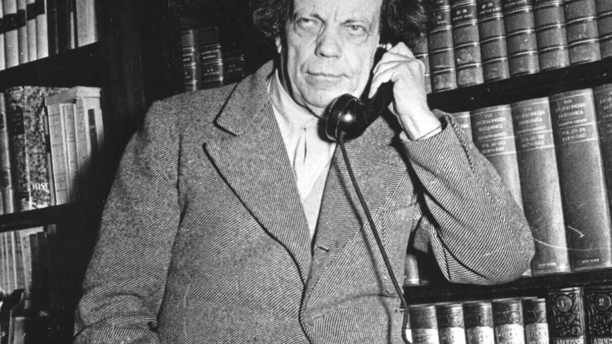 Immagine di Riscoprire Giovanni Papini, autore inevitabile che riuscì a conciliare Leopardi e Poe