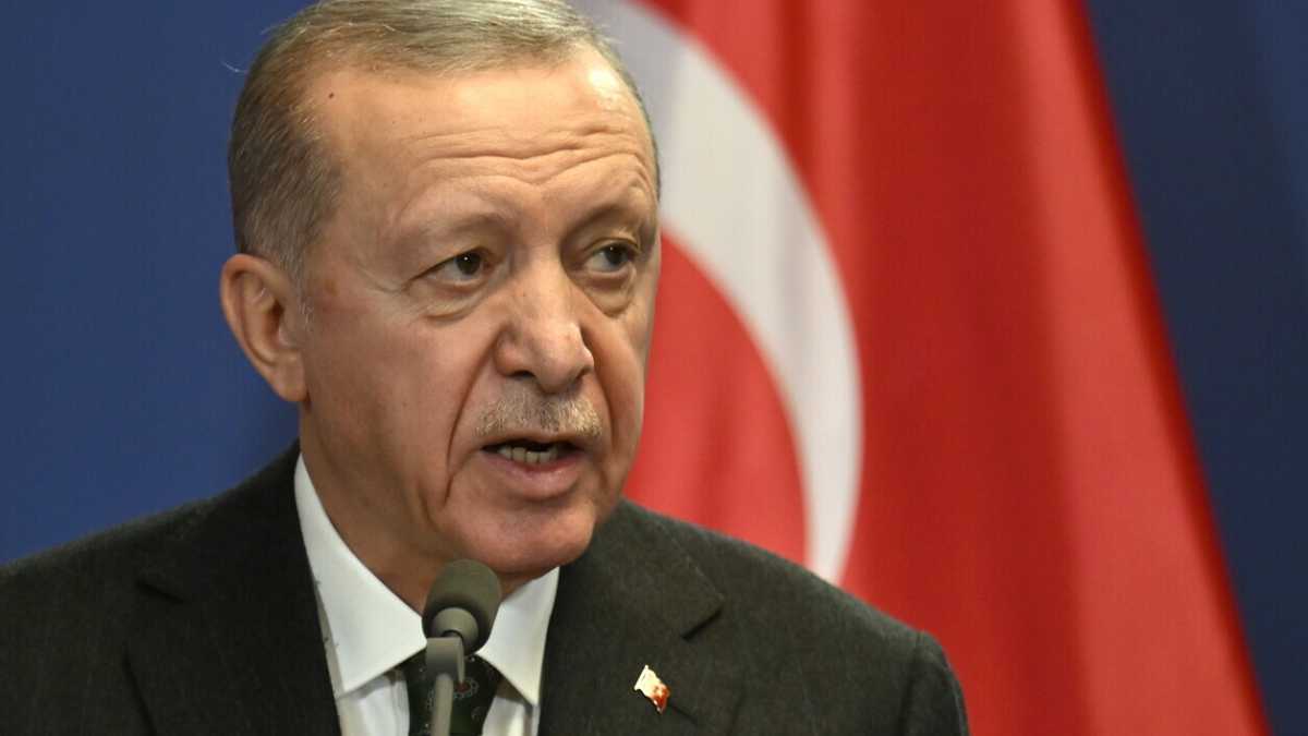 Immagine di Perché Erdogan è rimasto (quasi) l’unico leader della regione a difendere così tanto Hamas