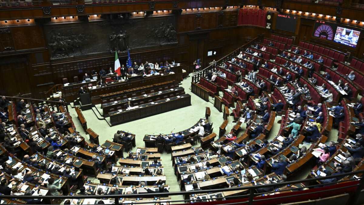 Immagine di Renzi, Conte, Calenda e gli sbuffi del populismo sui redditi