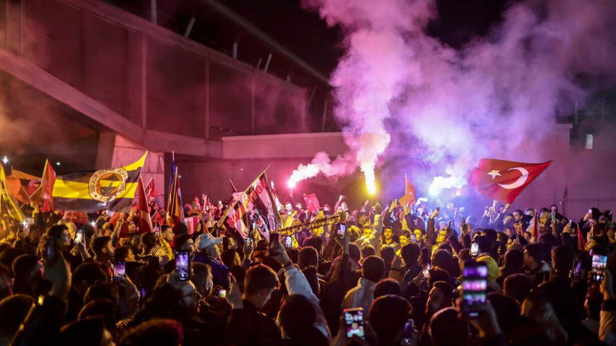 Immagine di Perché Galatasaray e Fenerbahce si sono rifiutate di giocare la supercoppa turca in Arabia