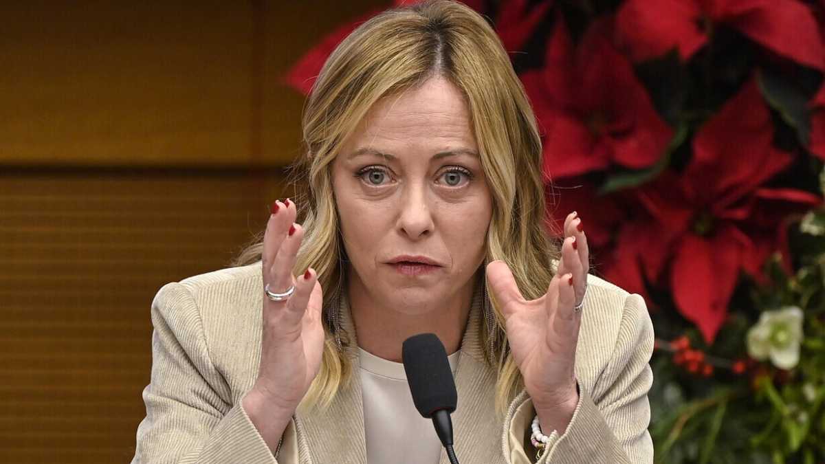 Immagine di L'annuncio di Meloni dopo gli spari di Capodanno: "Pozzolo sarà sospeso da FdI"