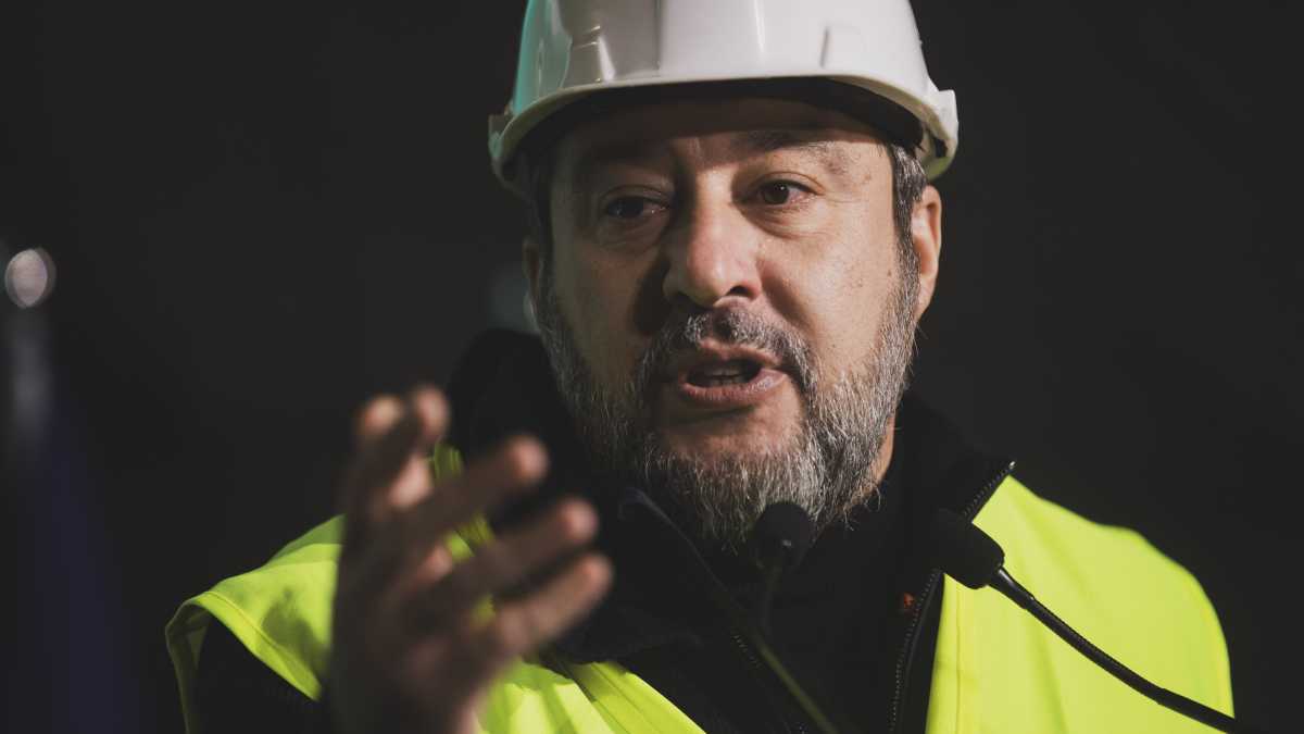 Immagine di L'Ira di Salvini: "Mi colpiscono negli affetti". La Sardegna ora è fatale