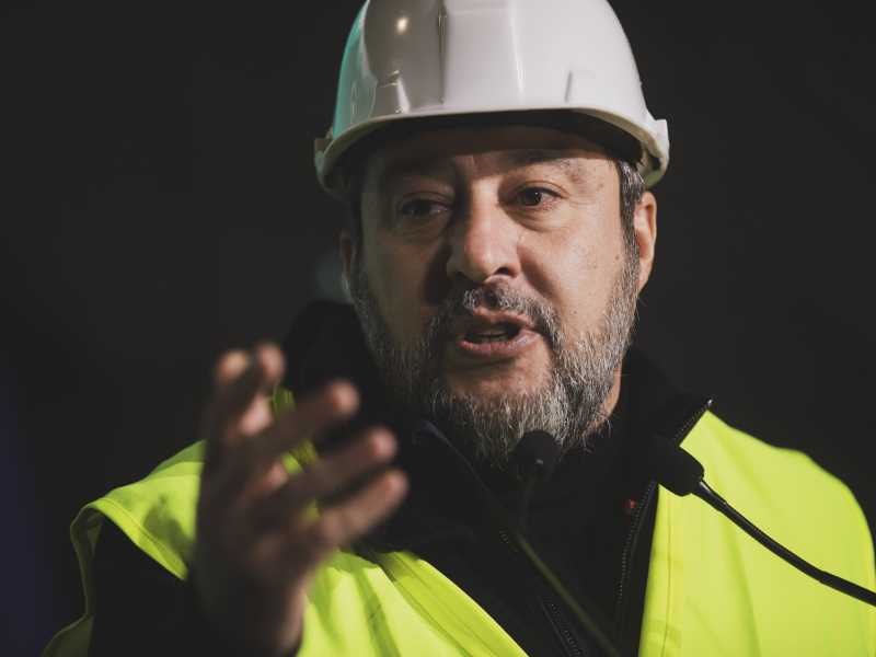 L'Ira di Salvini: "Mi colpiscono negli affetti". La Sardegna ora è fatale