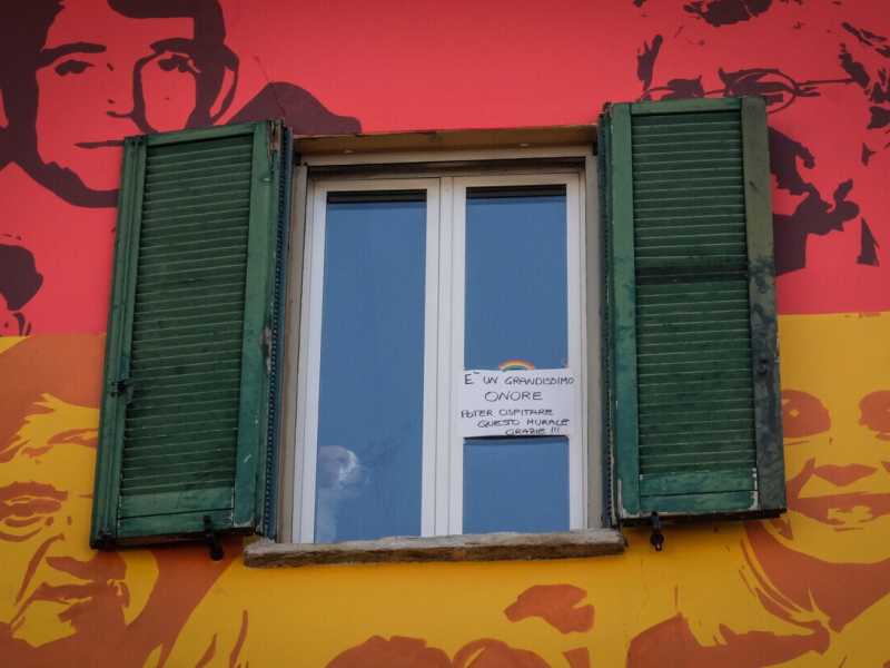 &nbsp;Il "murale dei diritti" a Milano - foto Ansa