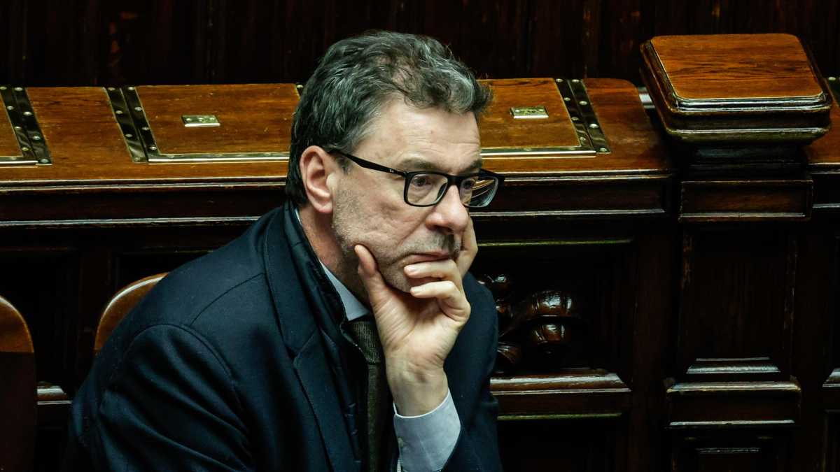 Immagine di I fantasmi di un Giancarlo Giorgetti finalmente meloniano