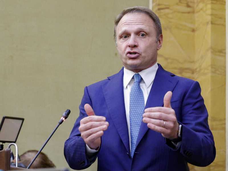 Lollobrigida e la farina d'insetto: via libera alla vendita ma lontano dalle farine tradizionali