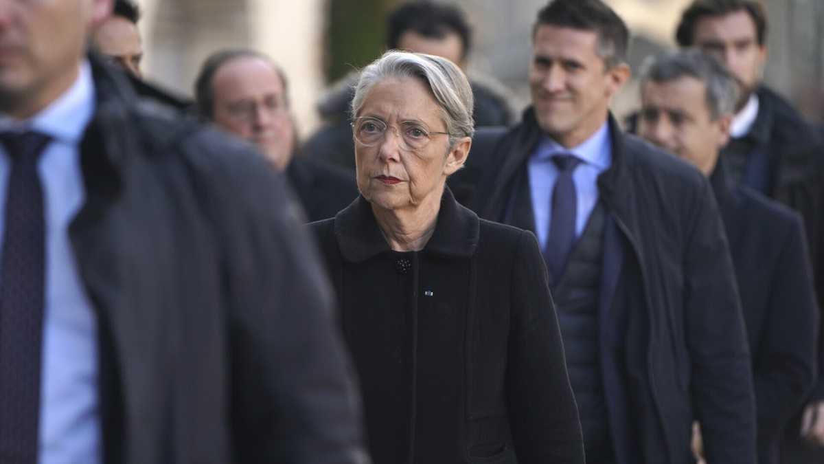 Immagine di L’algida Borne lascia la guida del governo francese. Il nuovo premier è Attal