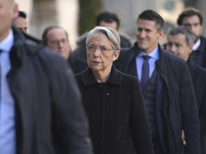 L’algida Borne lascia la guida del governo francese. Il nuovo premier è Attal
